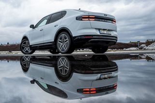 Jezdili by v něm Bodie a Doyle? Moderní Ford Capri je úplně jiné zvíře než klasické kupé - Garáž.cz